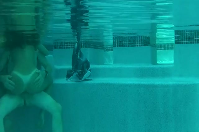 Aftrekken en neuken onder water